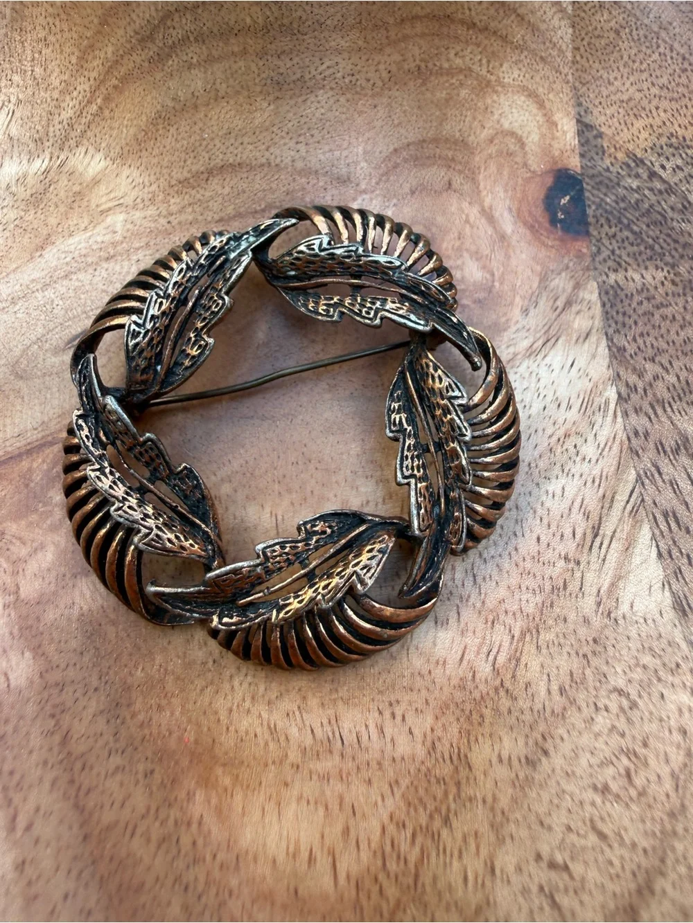 Star Vintage-Inspired Circular Leaf Brooch in Antique Copper Tone